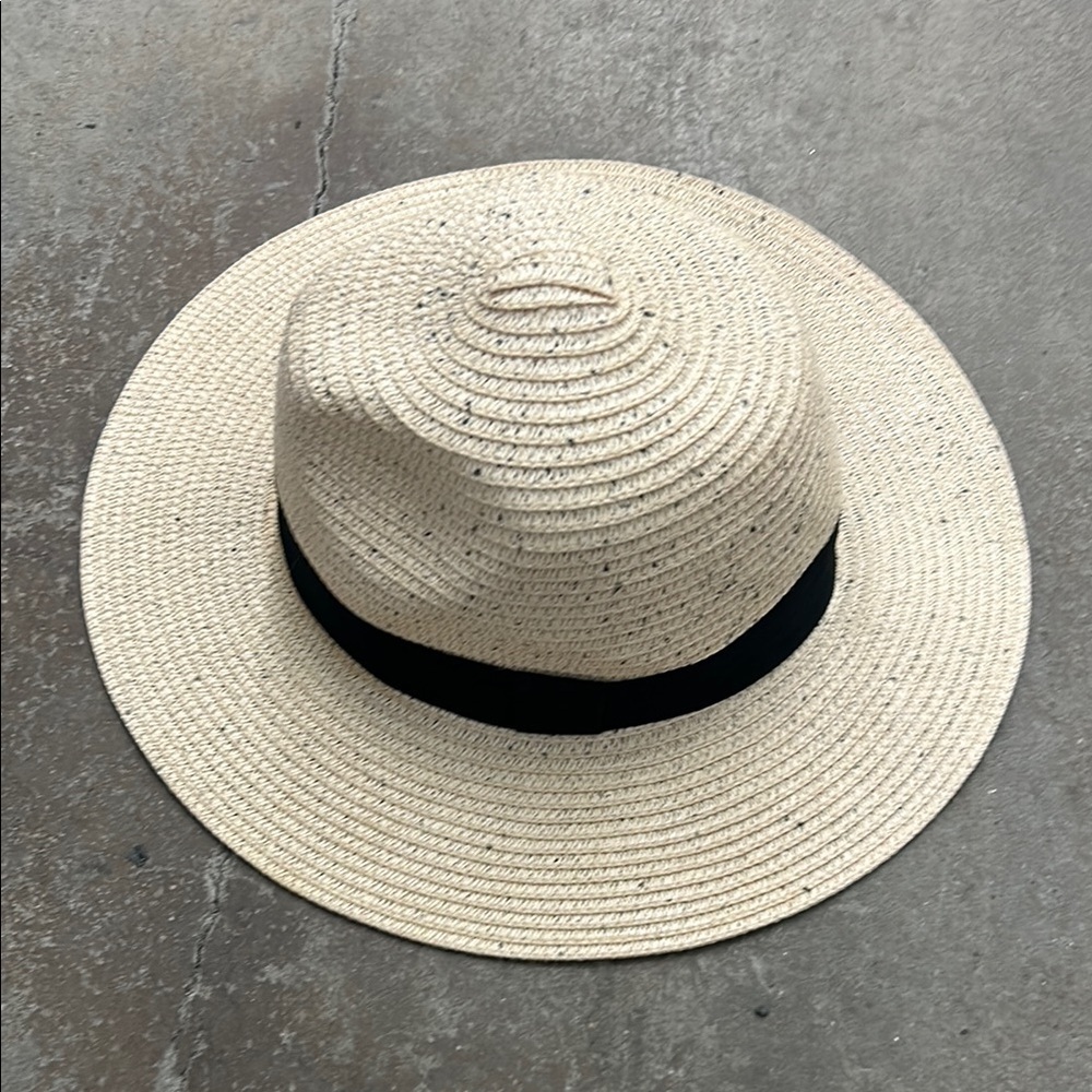 Reitmans paper‎ Straw Hat with Black Band